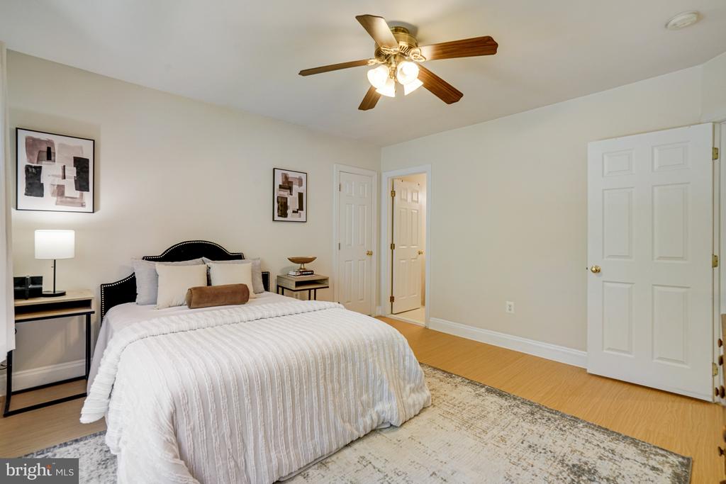 8043 WINSTEAD MANOR LANE
