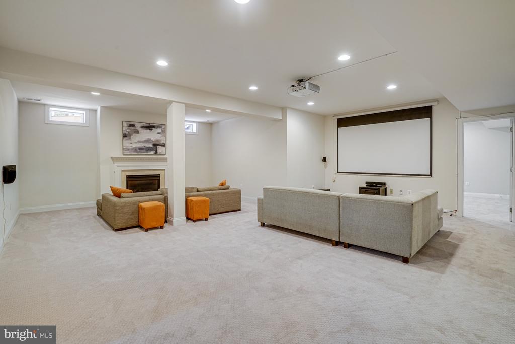 8043 WINSTEAD MANOR LANE