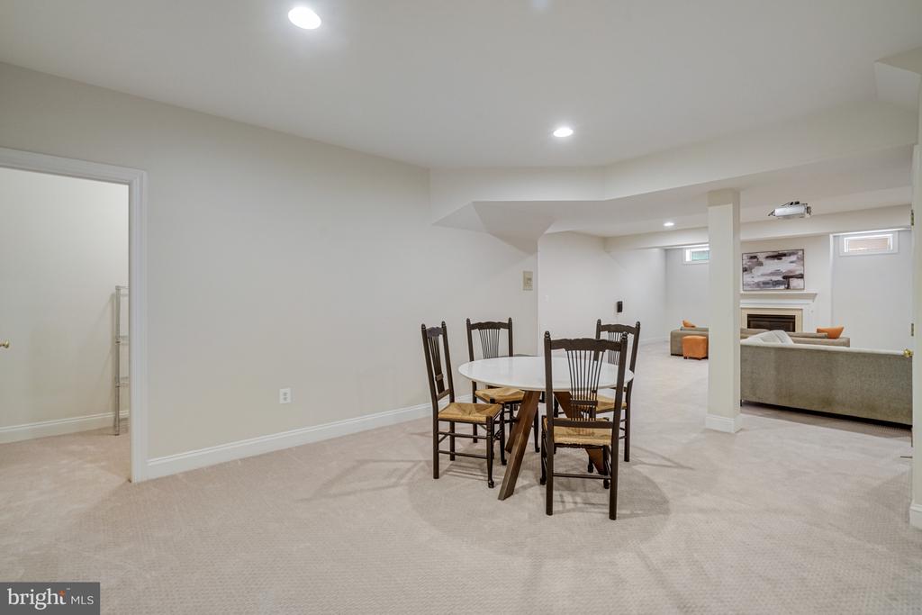 8043 WINSTEAD MANOR LANE