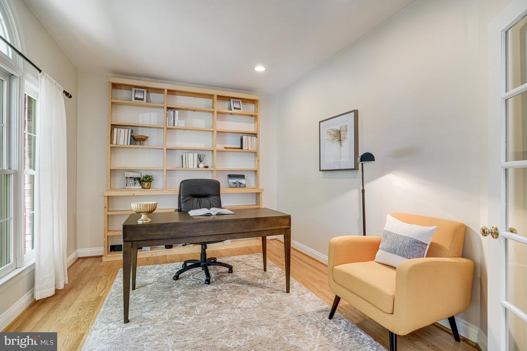 8043 WINSTEAD MANOR LANE