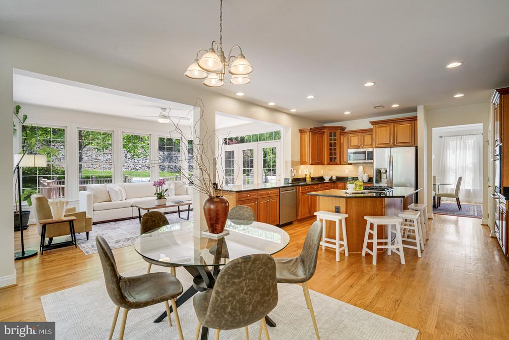 8043 WINSTEAD MANOR LANE