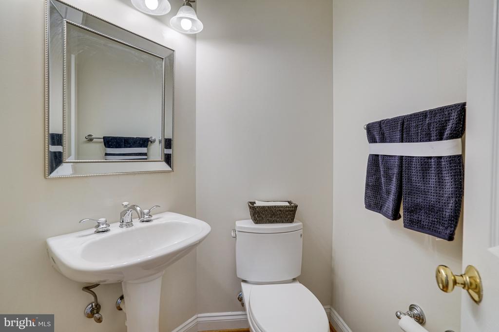 8043 WINSTEAD MANOR LANE