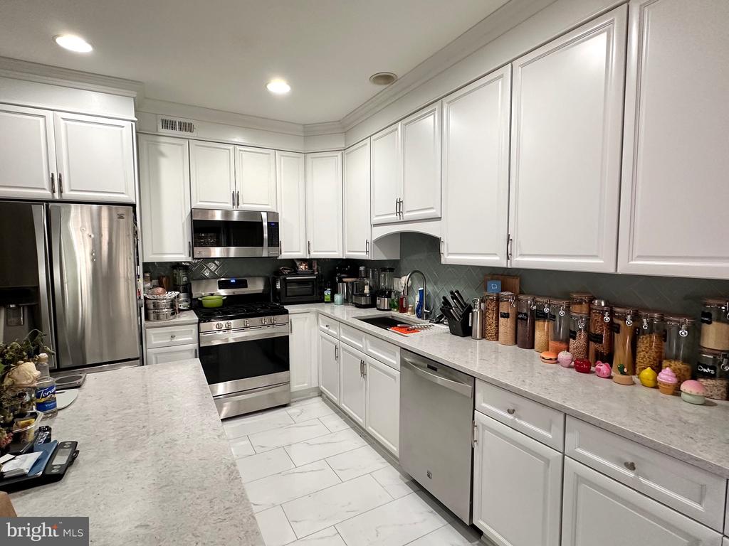 6562 TRASK TERRACE