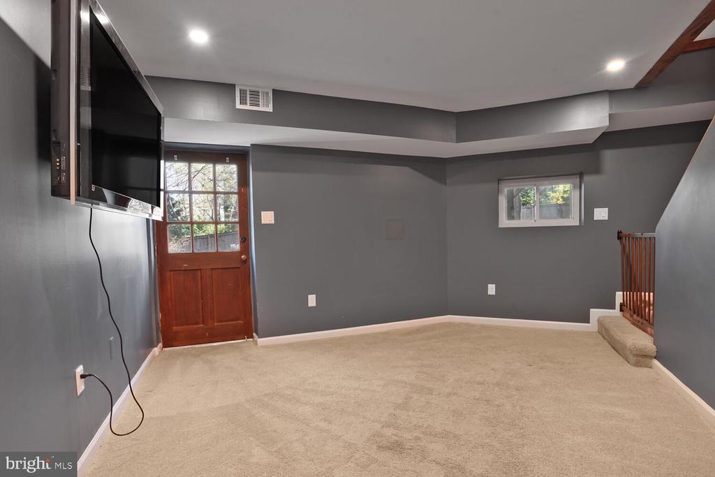 6524 ROBIN ROAD