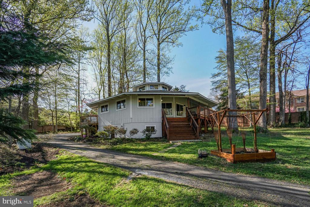 6524 ROBIN ROAD