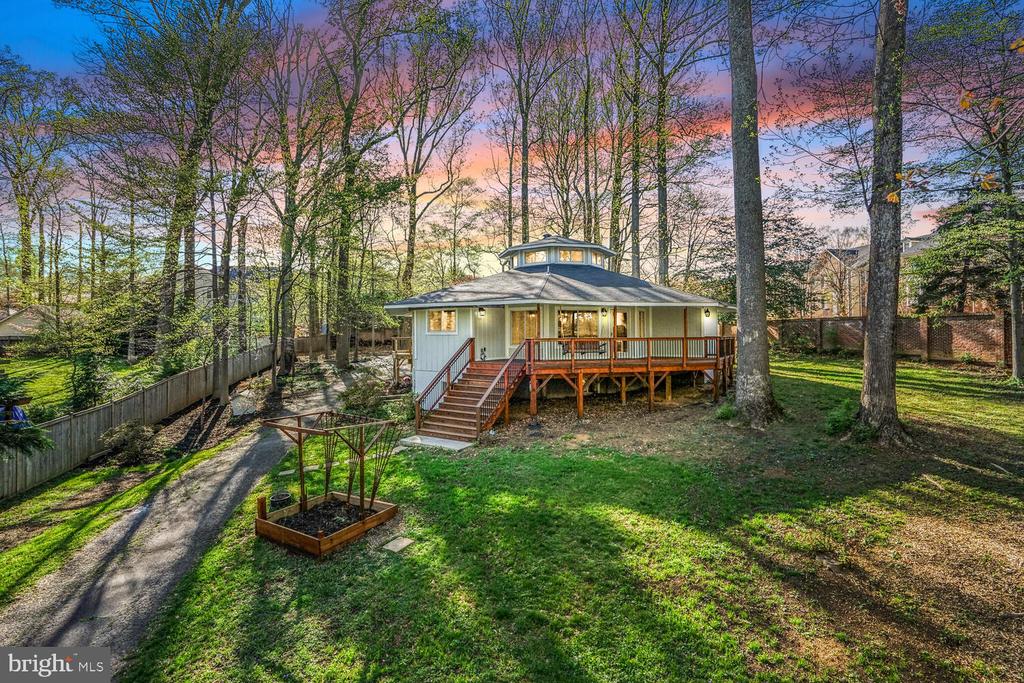 6524 ROBIN ROAD
