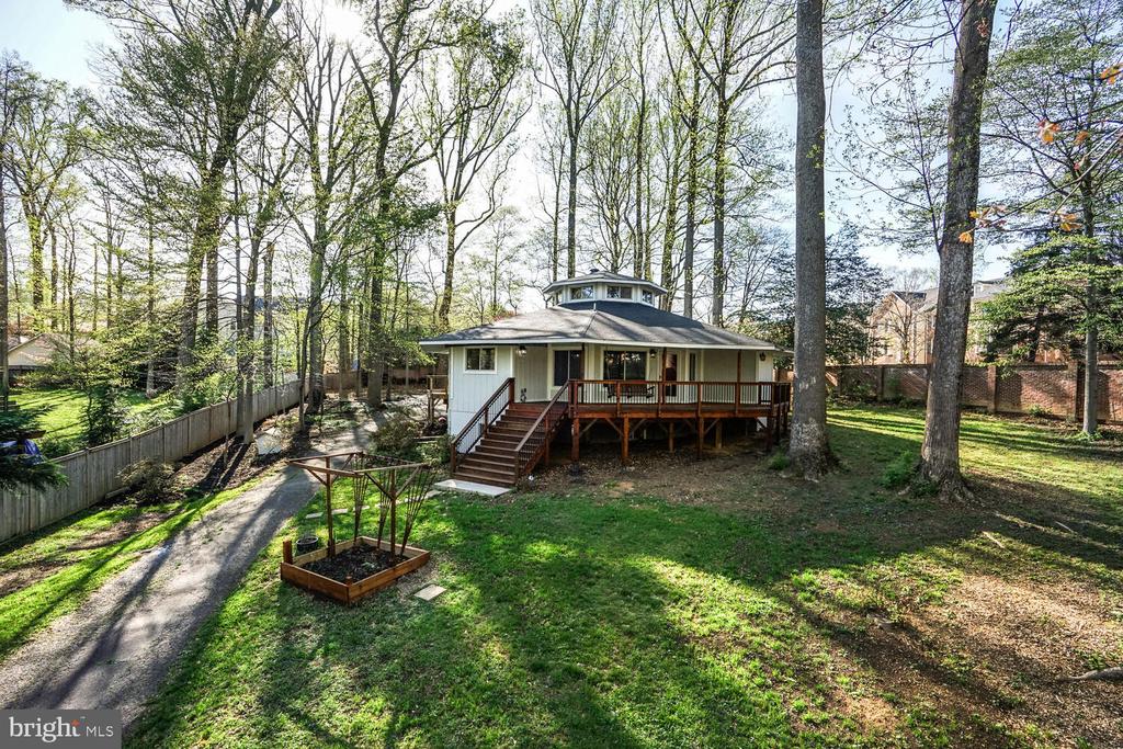 6524 ROBIN ROAD