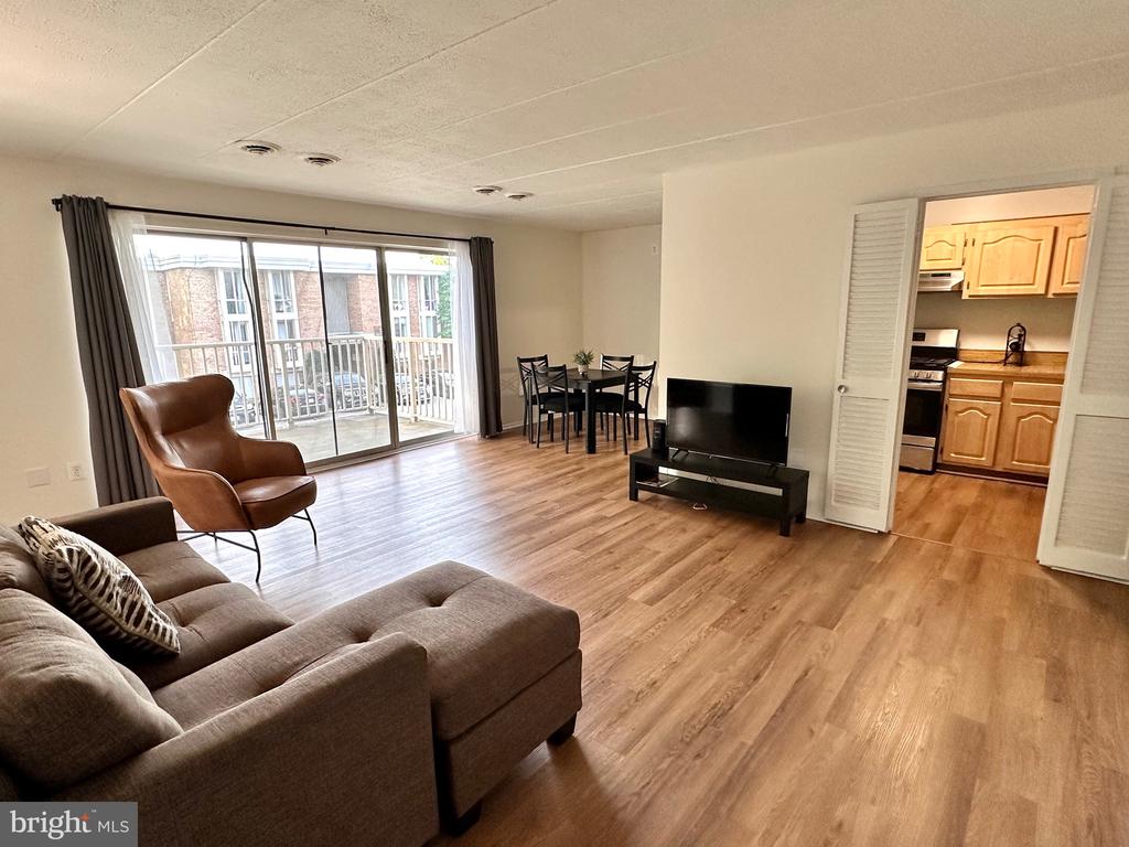 2626 FORT FARNSWORTH ROAD 200 (2B)