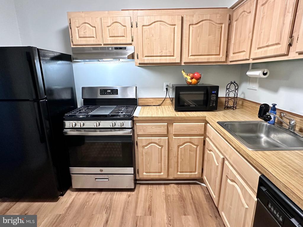 2626 FORT FARNSWORTH ROAD 200 (2B)