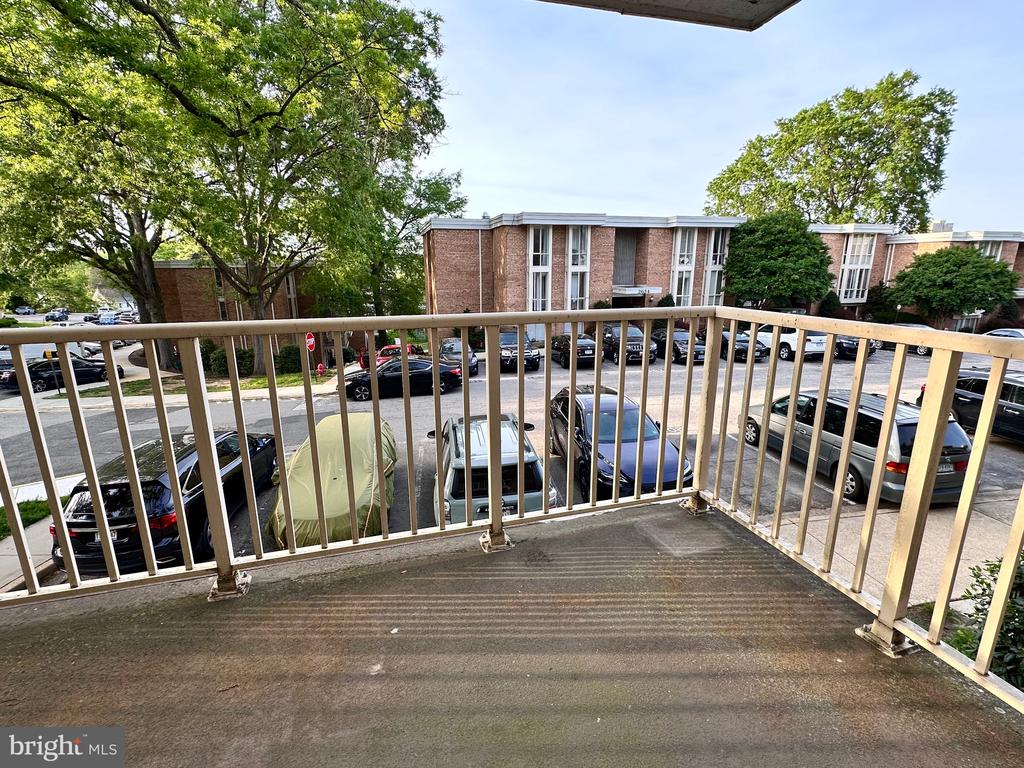 2626 FORT FARNSWORTH ROAD 200 (2B)