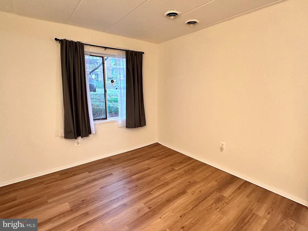 2626 FORT FARNSWORTH ROAD 200 (2B)