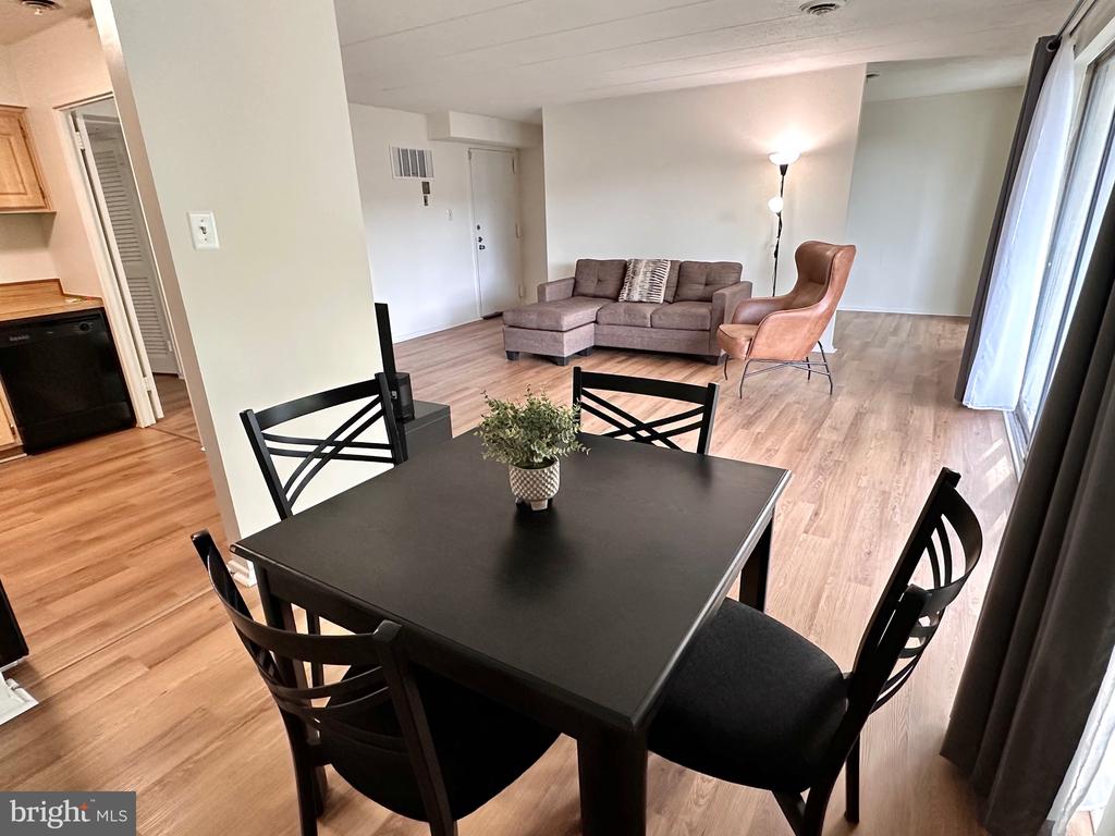 2626 FORT FARNSWORTH ROAD 200 (2B)