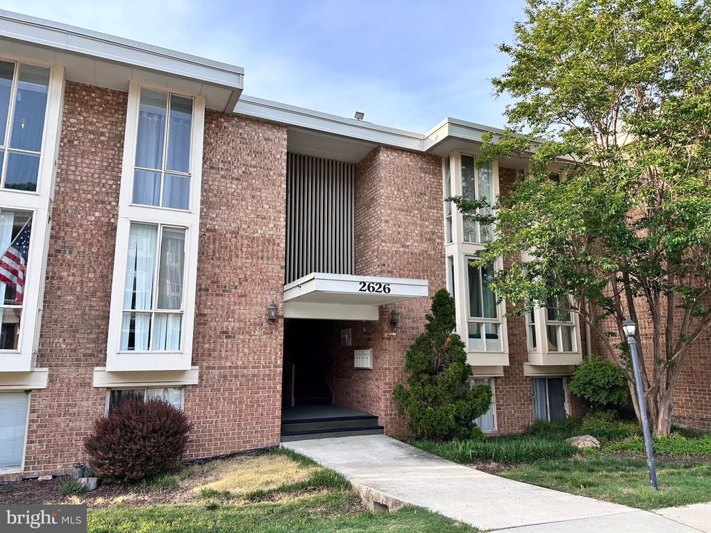 2626 FORT FARNSWORTH ROAD 200 (2B)