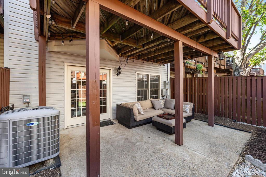 6625 FROST LAKE LANE