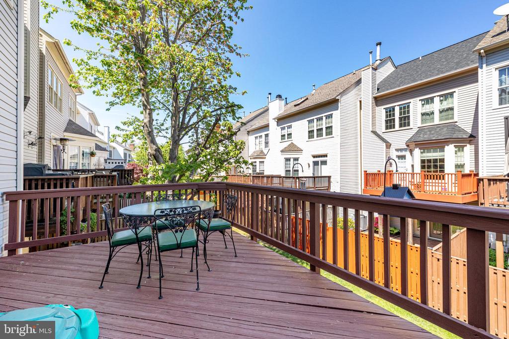 6625 FROST LAKE LANE