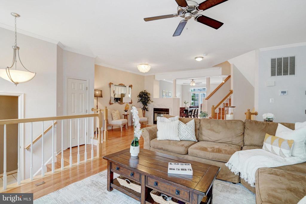 6625 FROST LAKE LANE