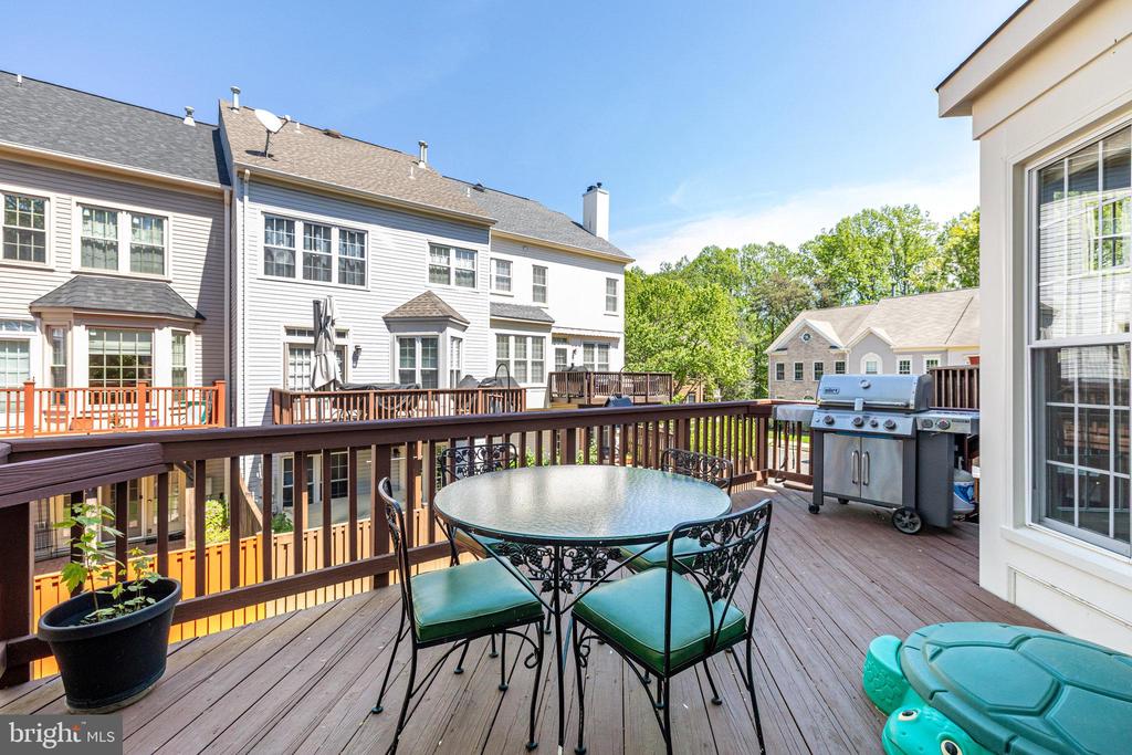 6625 FROST LAKE LANE