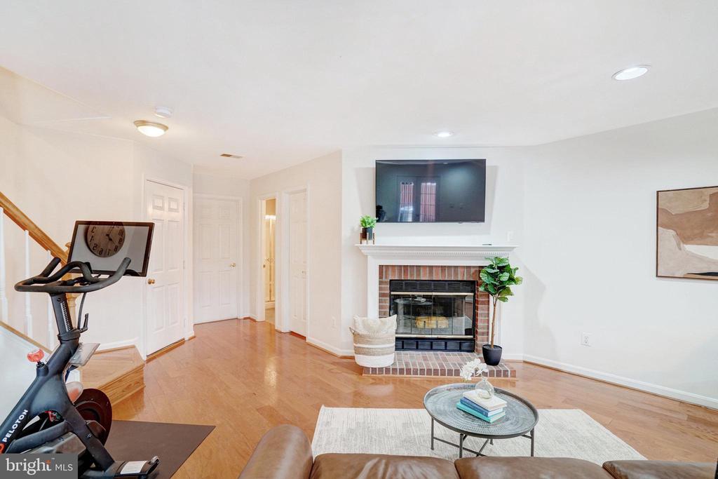 6625 FROST LAKE LANE