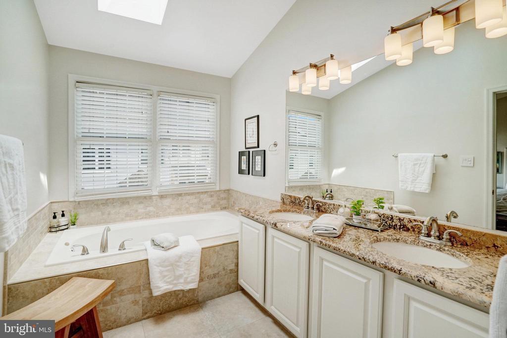 6625 FROST LAKE LANE