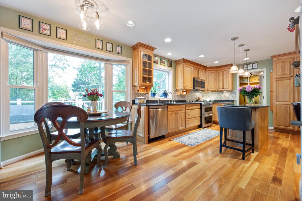 7228 DEVEREUX COURT