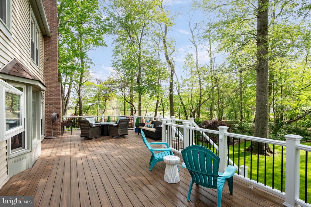 7228 DEVEREUX COURT