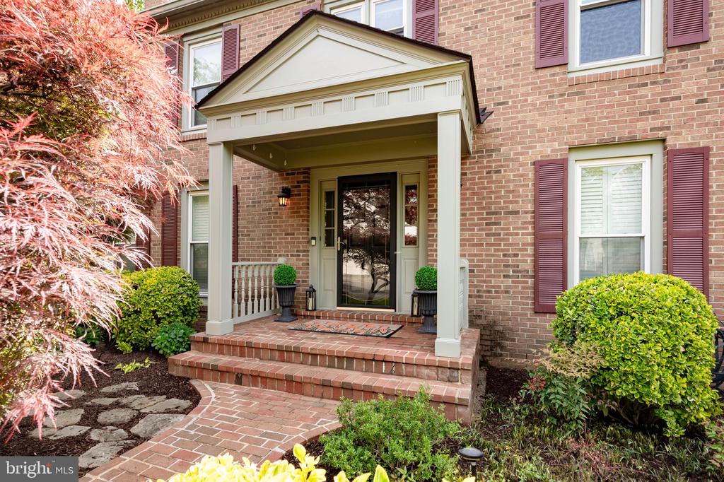 7228 DEVEREUX COURT