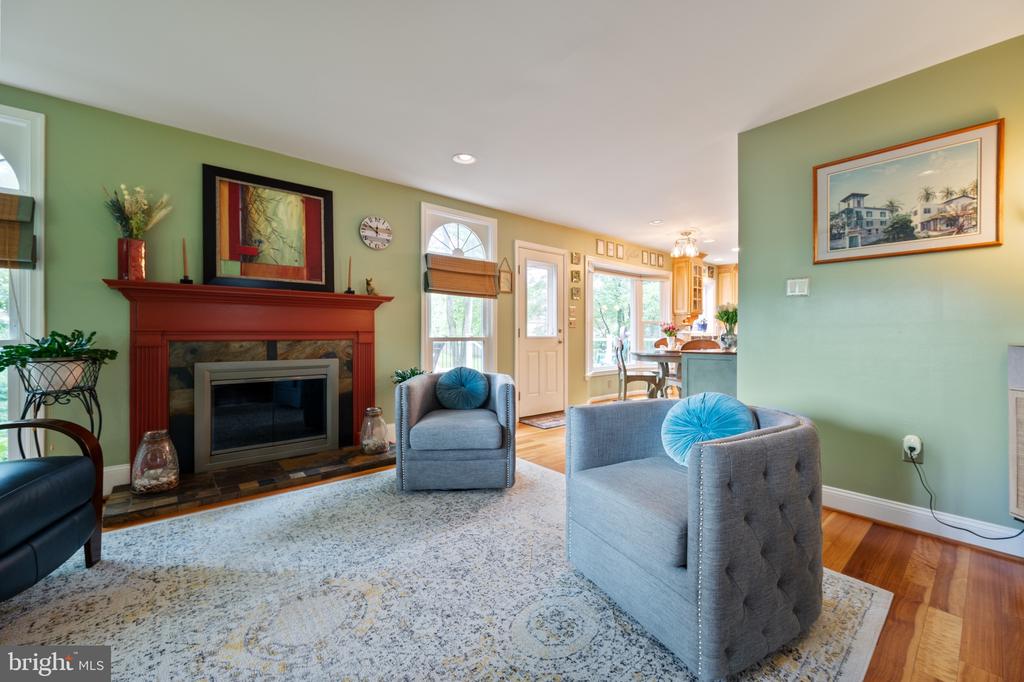 7228 DEVEREUX COURT