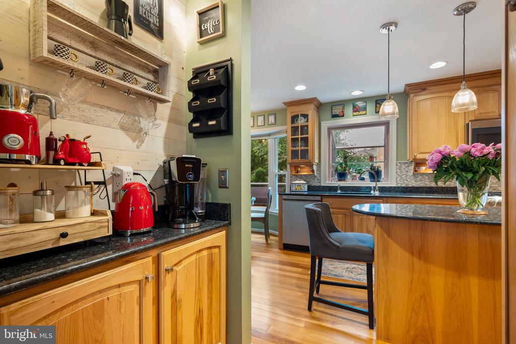7228 DEVEREUX COURT