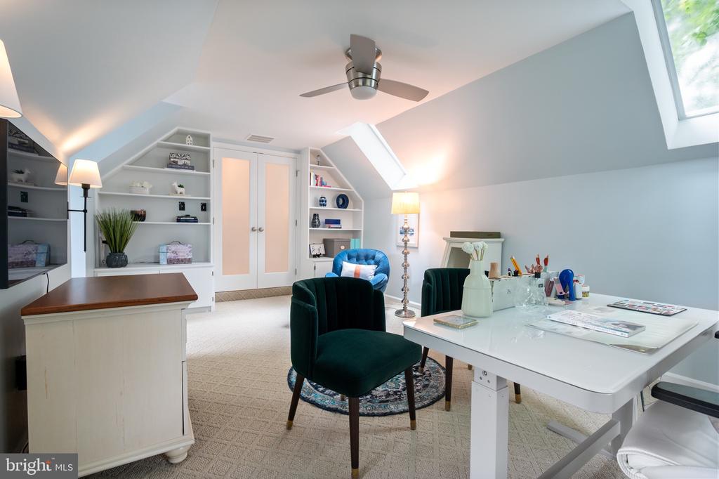 7228 DEVEREUX COURT