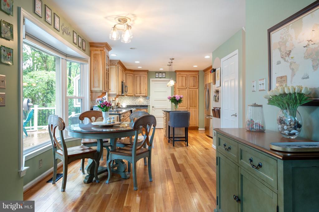 7228 DEVEREUX COURT