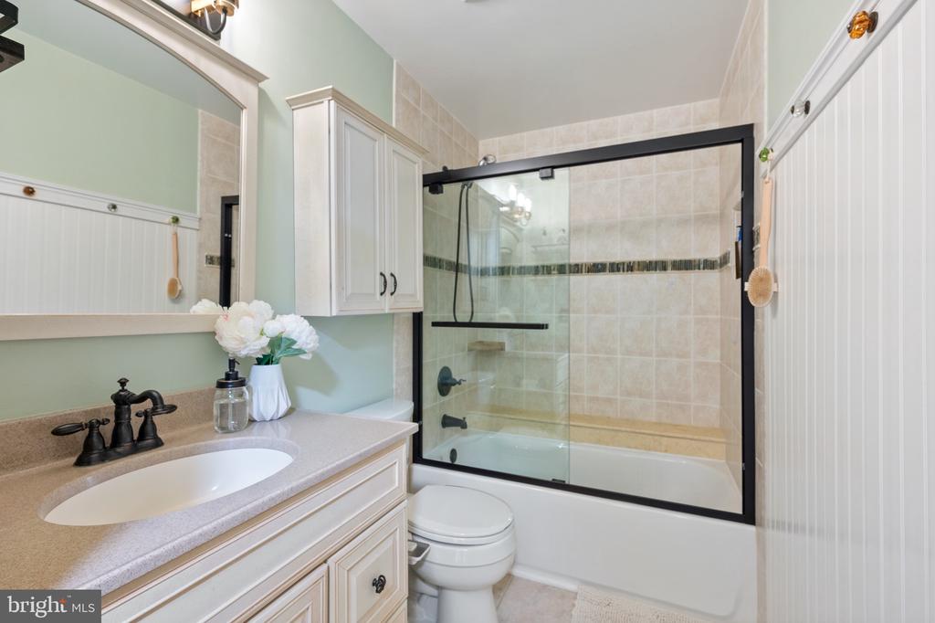 7228 DEVEREUX COURT