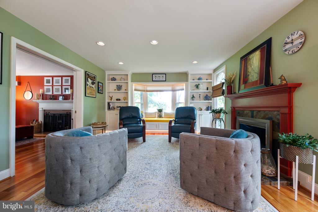 7228 DEVEREUX COURT