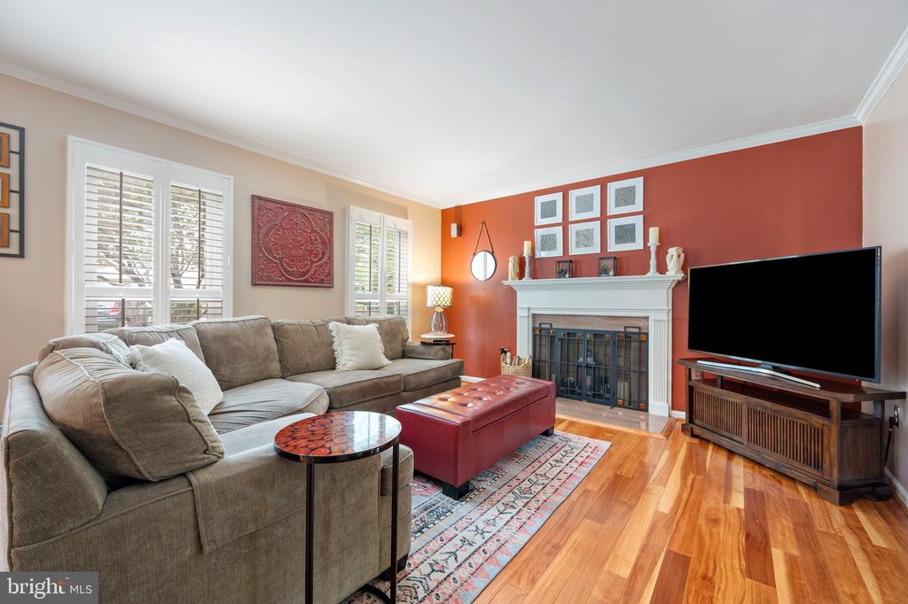 7228 DEVEREUX COURT