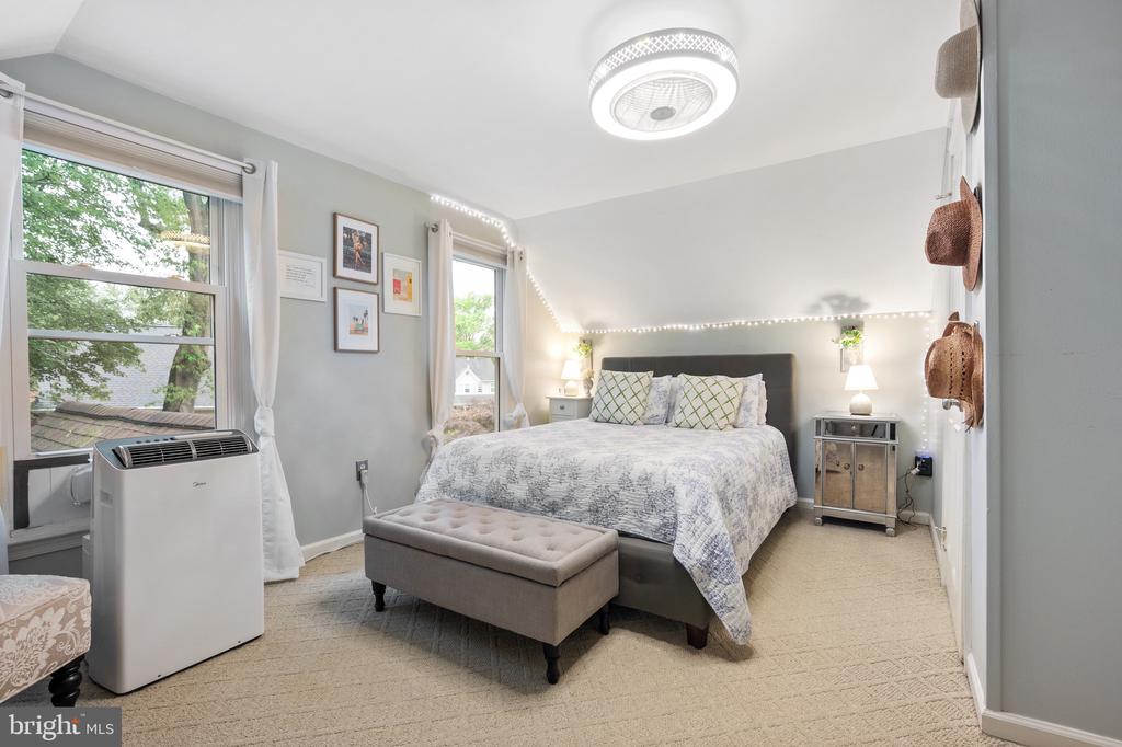 7228 DEVEREUX COURT