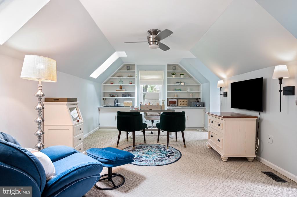 7228 DEVEREUX COURT