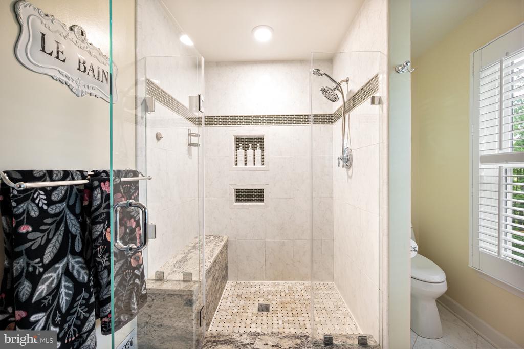 7228 DEVEREUX COURT