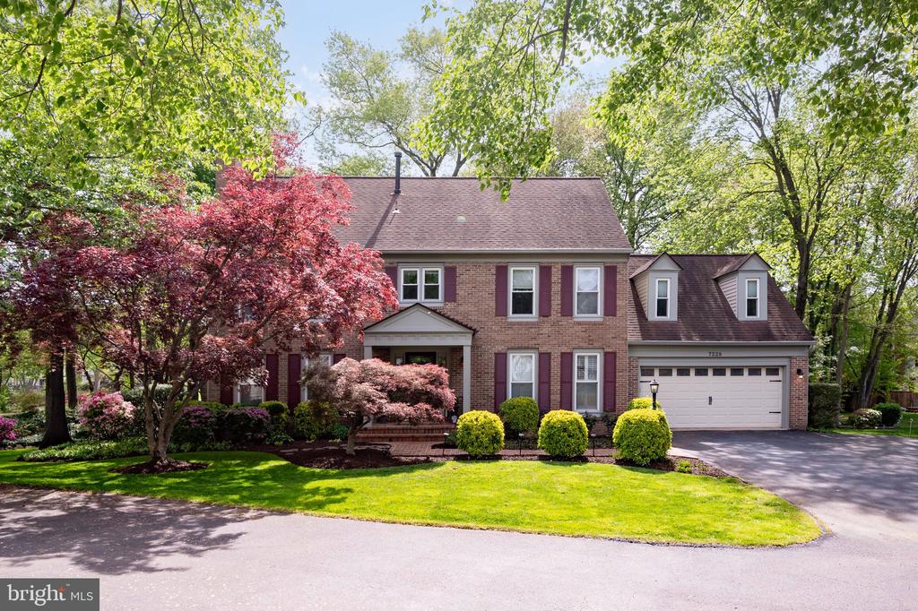7228 DEVEREUX COURT