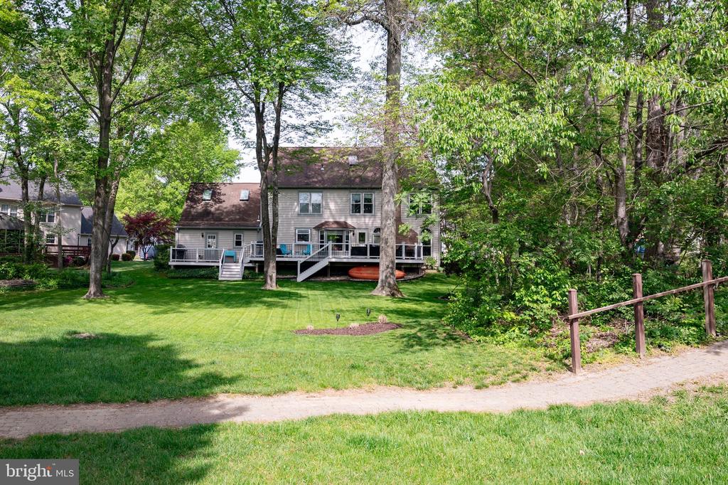 7228 DEVEREUX COURT