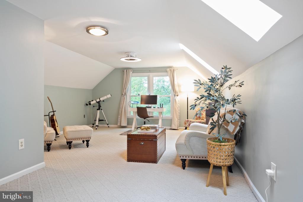 7228 DEVEREUX COURT