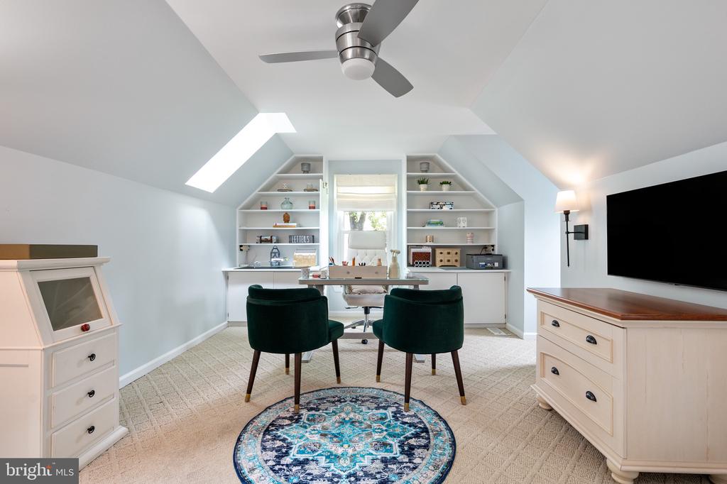 7228 DEVEREUX COURT