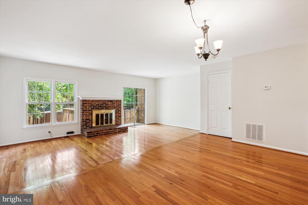8258 CEDAR LANDING COURT