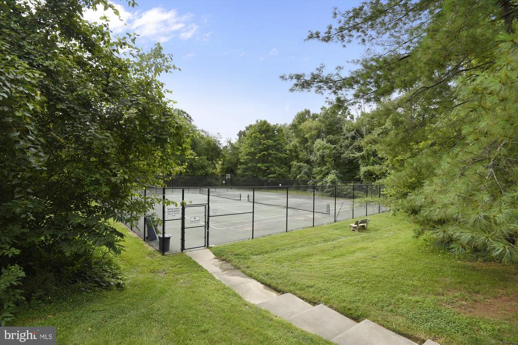 8258 CEDAR LANDING COURT