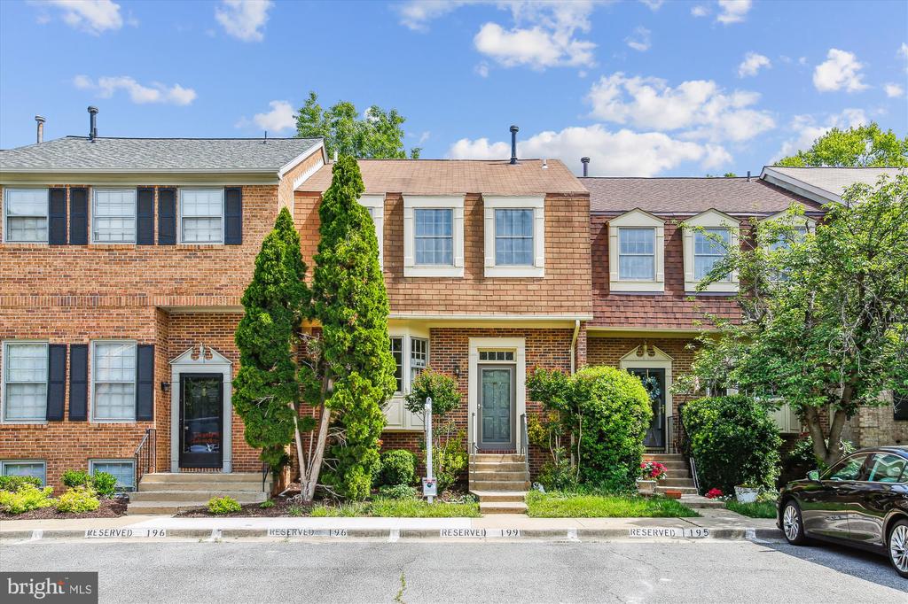 8258 CEDAR LANDING COURT