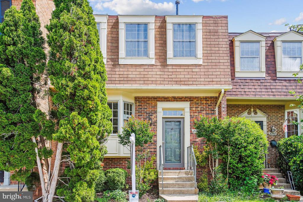 8258 CEDAR LANDING COURT