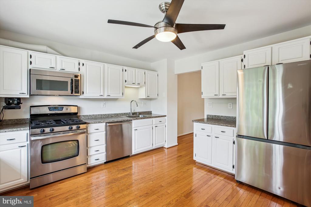 8258 CEDAR LANDING COURT