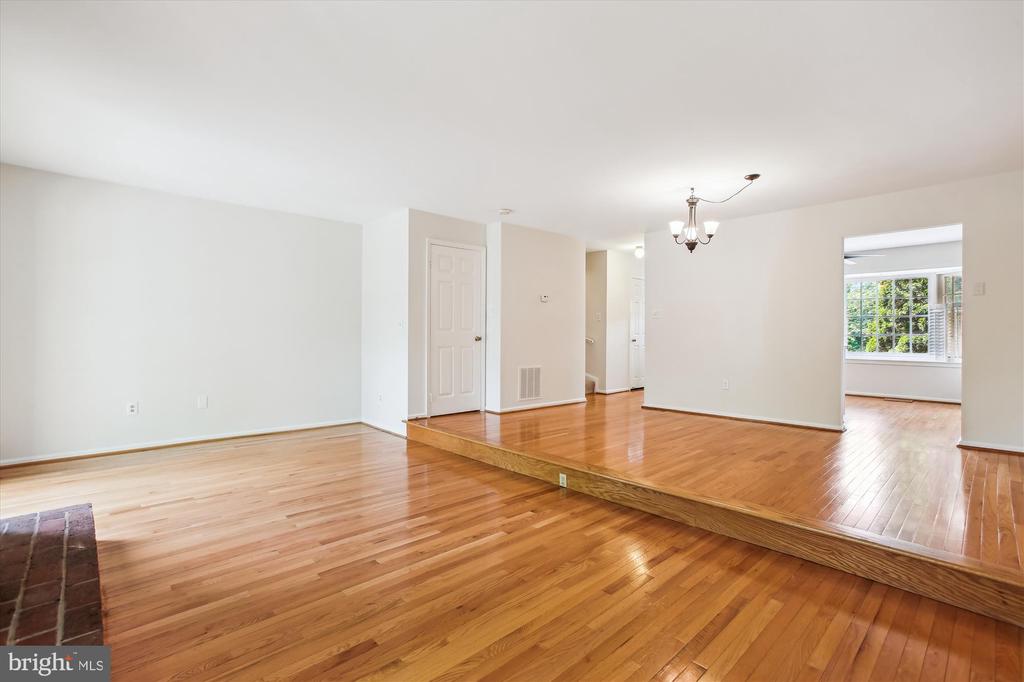 8258 CEDAR LANDING COURT