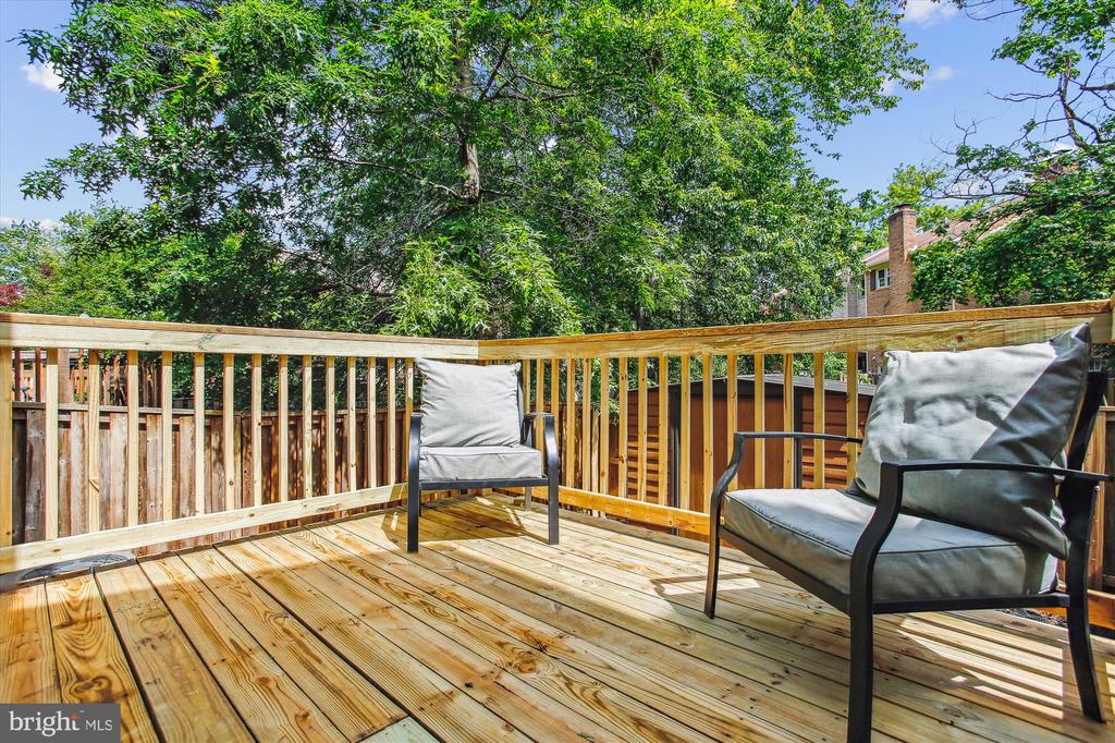 8258 CEDAR LANDING COURT