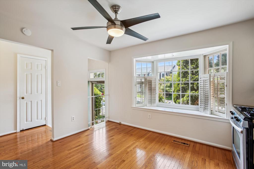 8258 CEDAR LANDING COURT