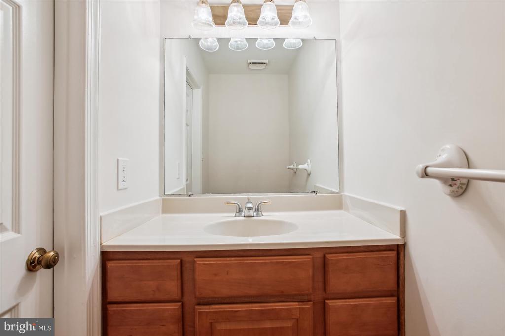 8258 CEDAR LANDING COURT