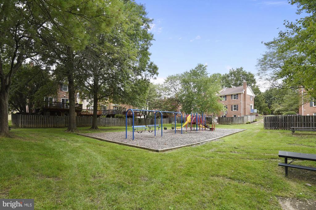 8258 CEDAR LANDING COURT